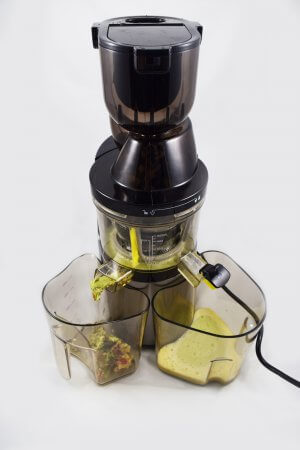 Entsaften mit BioChef Atlas Whole Slow Juicer